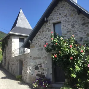 chez-nicole-la-salle-en-beaumont.hotels-rhonealpes.com/