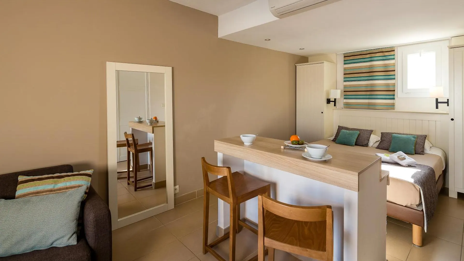 Aparthotel Les Appartements De L'Helios - Ile Des Embiez Six-Fours-les-Plages France